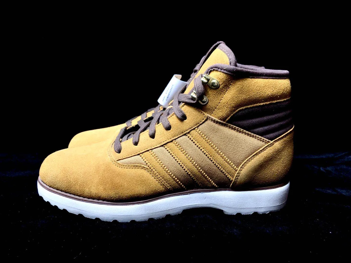 ADIDAS NAVVY 2 WHEAT BEIGE WHITE BROWN TRAINER BOOTS M20645