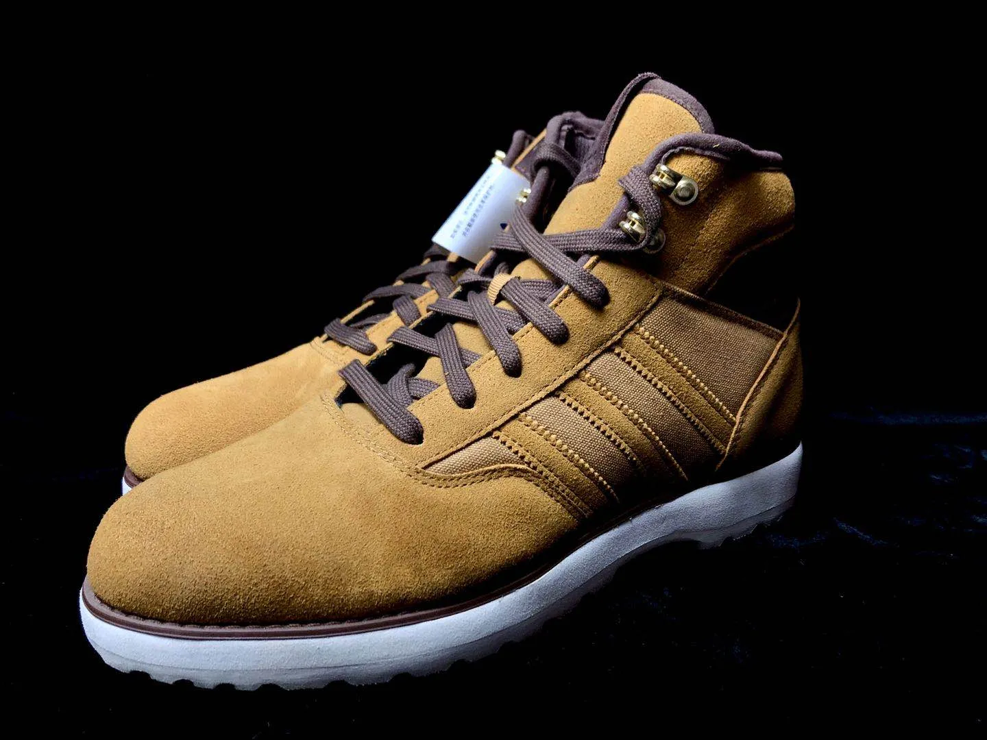 ADIDAS NAVVY 2 WHEAT BEIGE WHITE BROWN TRAINER BOOTS M20645
