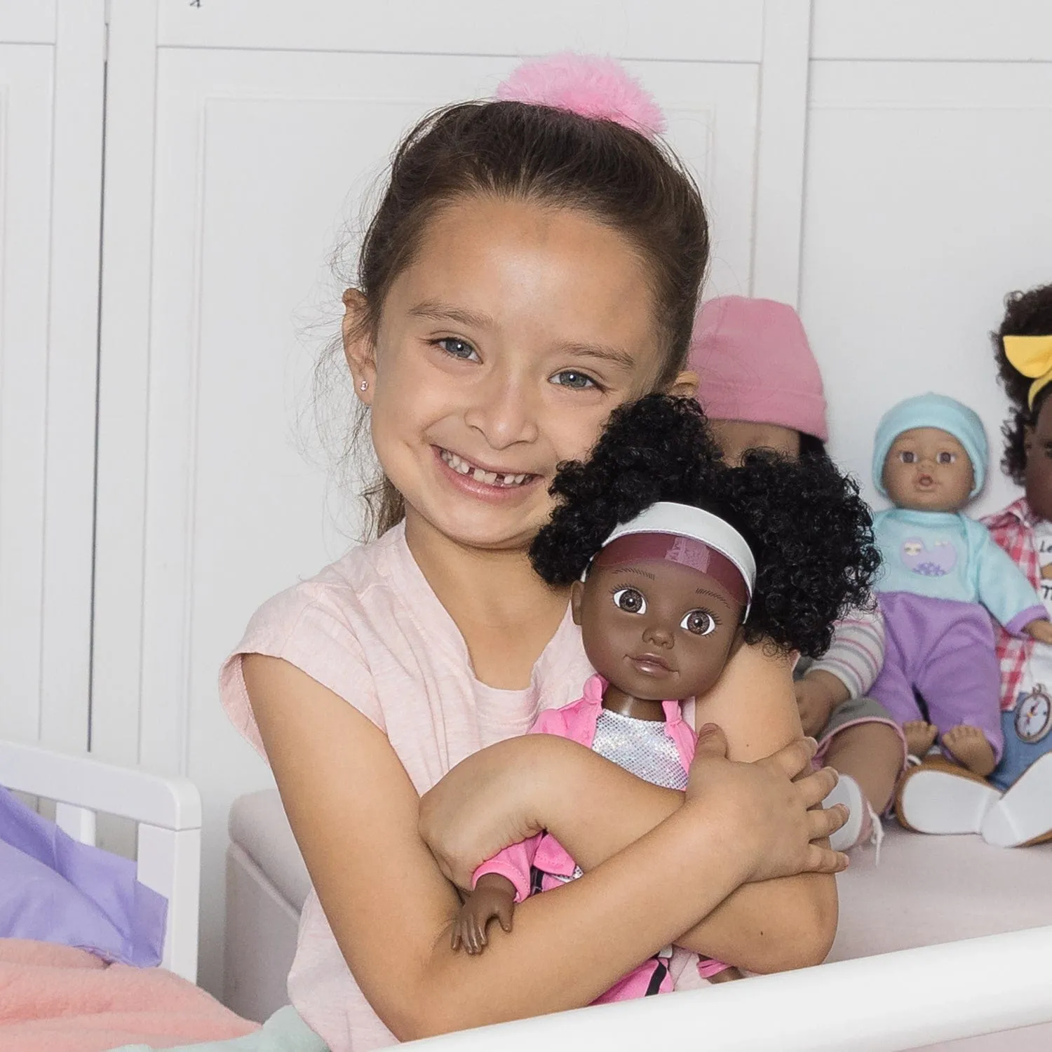 Adora Glow Girls African American Doll Set with Glow-in-the-Dark Clothes & Accessories - Serena