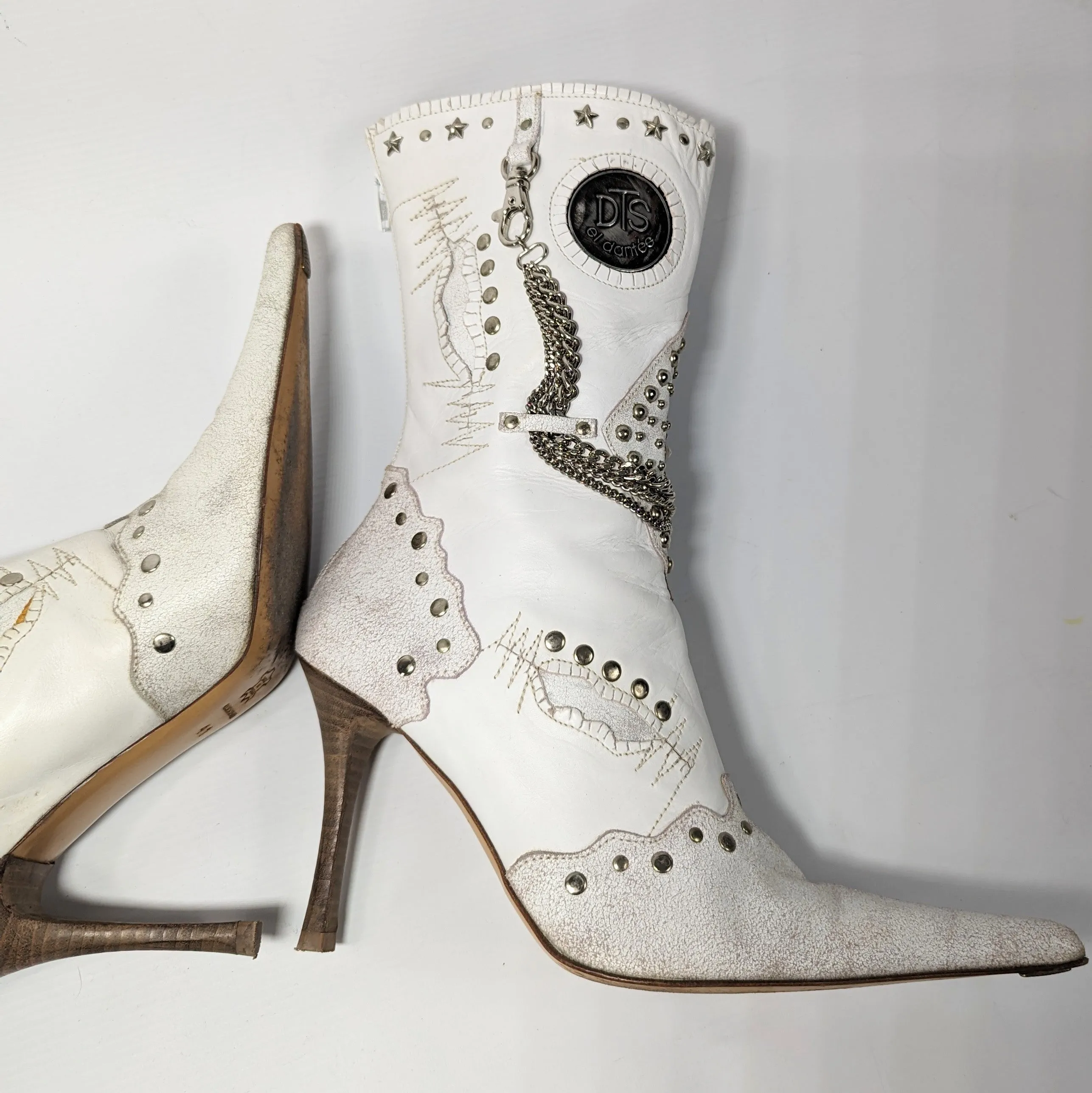 El Dantes white ankle boots decorated with studs and chains - EU41|UK8|US10