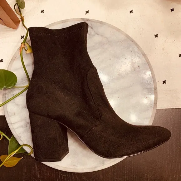 Steve Madden Revolution Bootie Block Heeled Pointed Toe Ankle Boots Black Suede