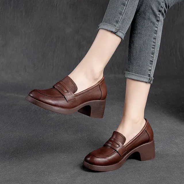 USS Shoes Omary Women's Square Heel Pumps