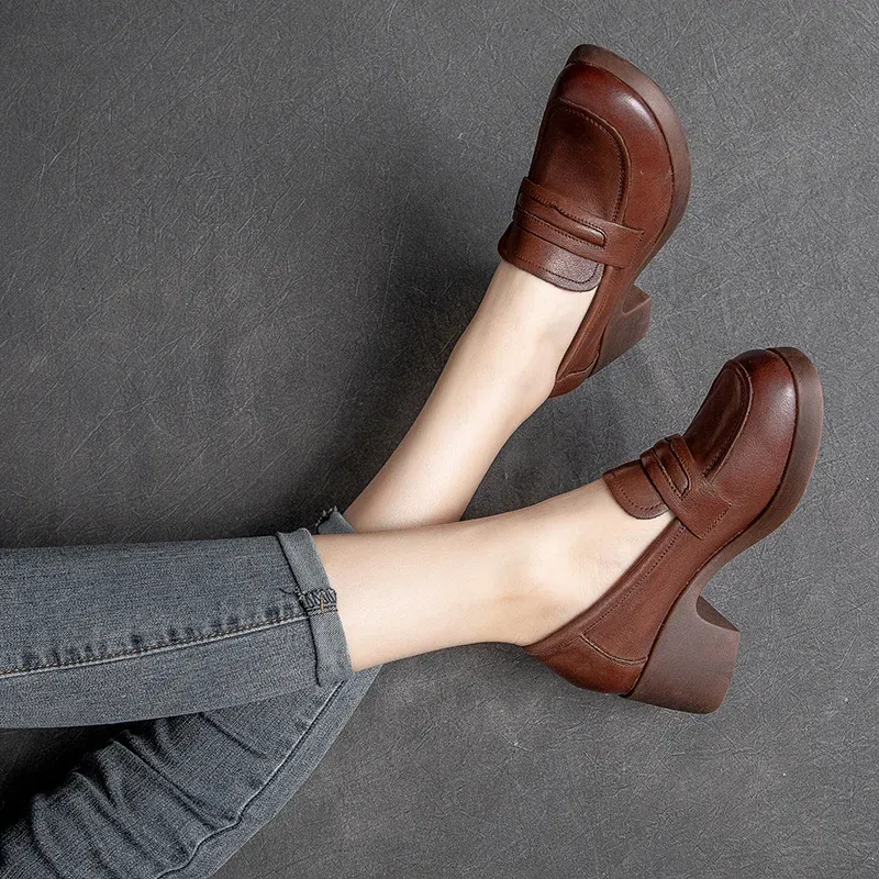 USS Shoes Omary Women's Square Heel Pumps
